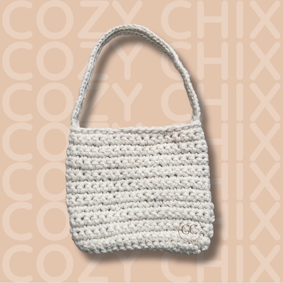 “The Chic Gurl” Handmade Crochet Shoulder Bag - Picture 3 of 4
